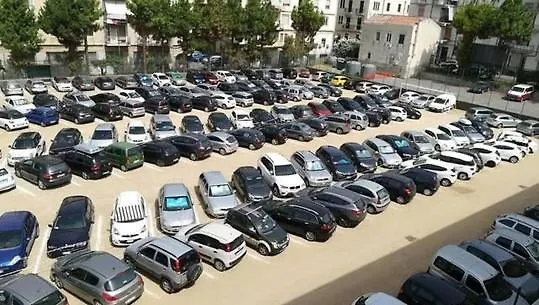 Pirandello House Apartament *