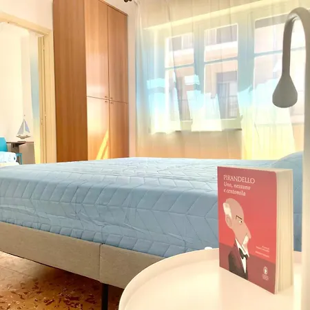 Pirandello House Apartmán *