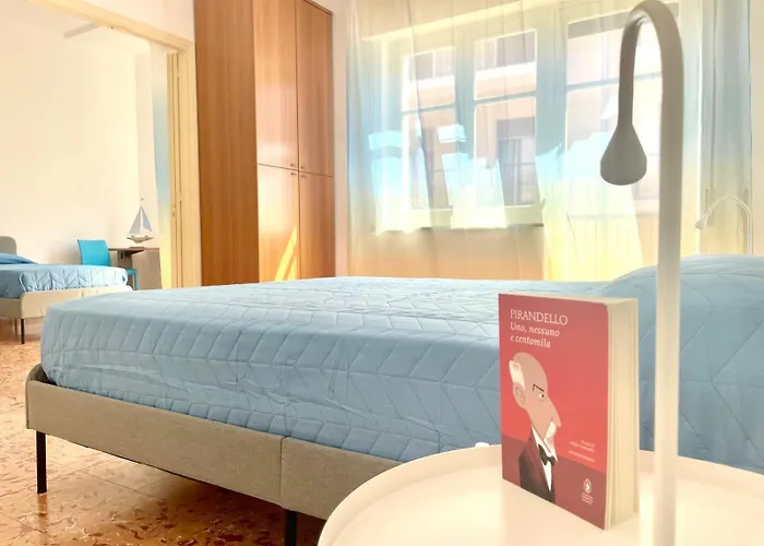 Pirandello House Апартаменти *