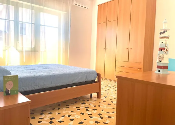 Pirandello House Апартаменти Чефалу